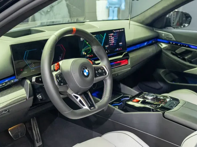 BMW M5 — Фото автомобиля 25