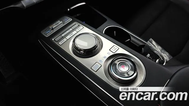 Genesis GV70 2.5T Бензин AWD — Фото автомобиля 9