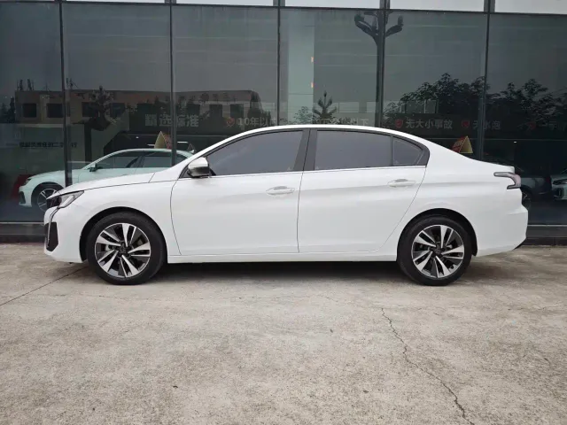Peugeot 408 — Фото автомобиля 2