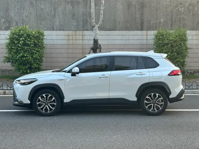 Toyota Frontlander — Фото автомобиля 8