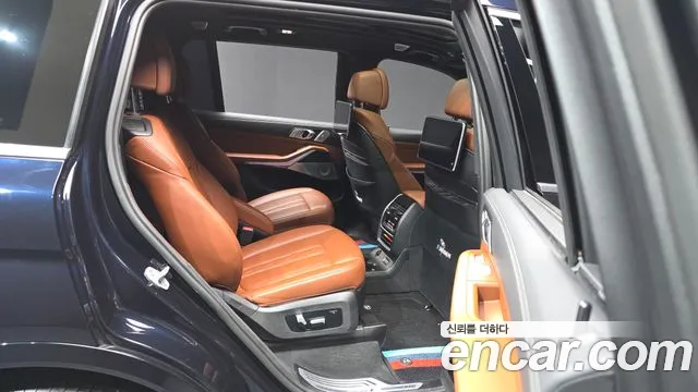 BMW X7 — Фото автомобиля 11