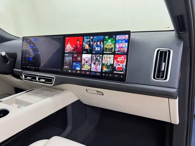 Li Auto L9 — Фото автомобиля 25