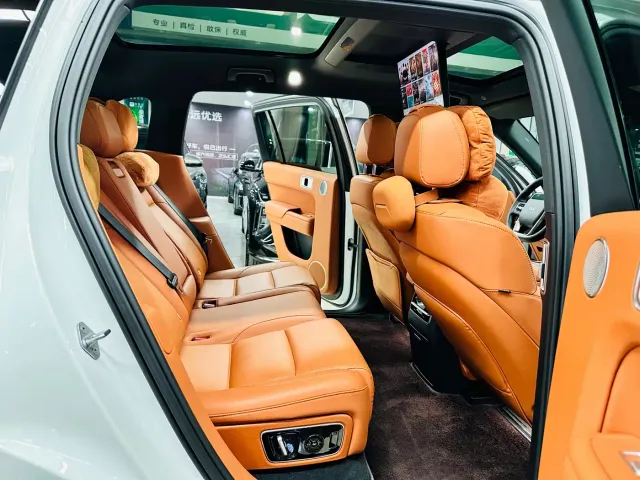Li Auto L7 — Фото автомобиля 17