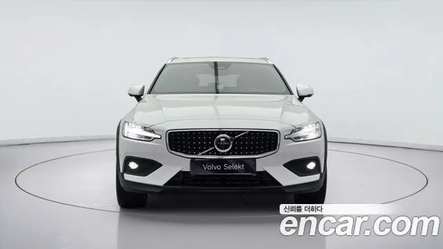 Вольво V60 — Фото автомобиля 2