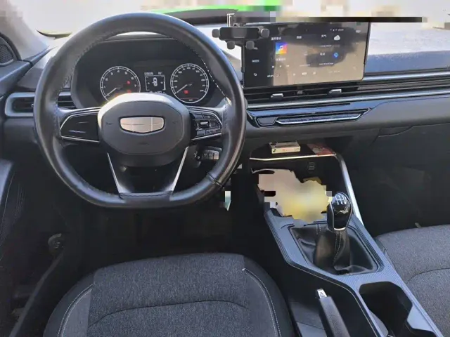 Geely Emgrand — Фото автомобиля 11