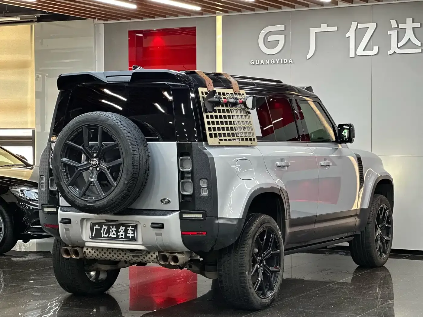 Land Rover Land Rover Defender 2022 110 P400 Dark Special Edition — Фото автомобиля 12