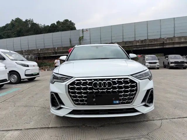 Audi Q3 — Фото автомобиля 2