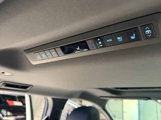 Toyota Sienna — Фото автомобиля 10