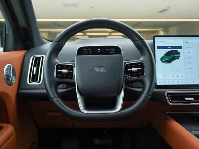 Li Auto L9 — Фото автомобиля 17