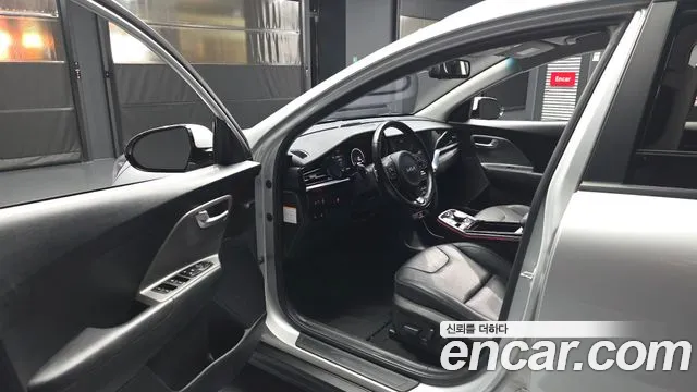Kia Niro — Фото автомобиля 15