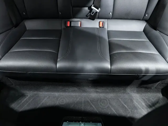Tesla Model 3 — Фото автомобиля 16