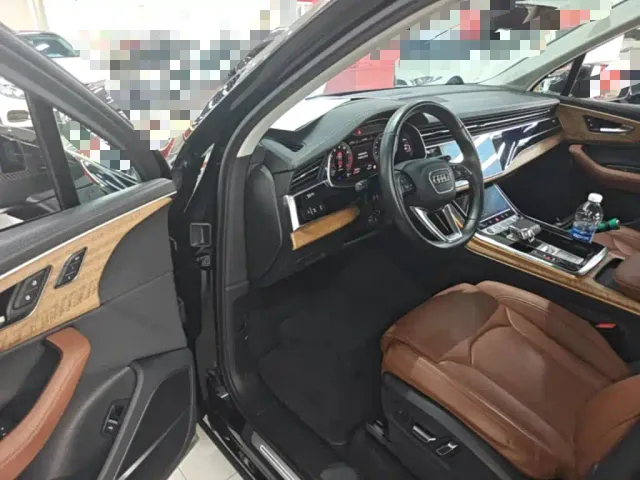 Audi Q7 — Фото автомобиля 15