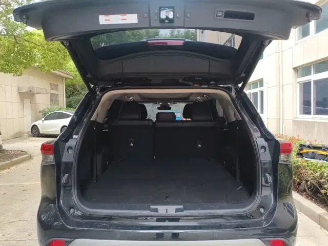 Toyota Highlander — Фото автомобиля 18