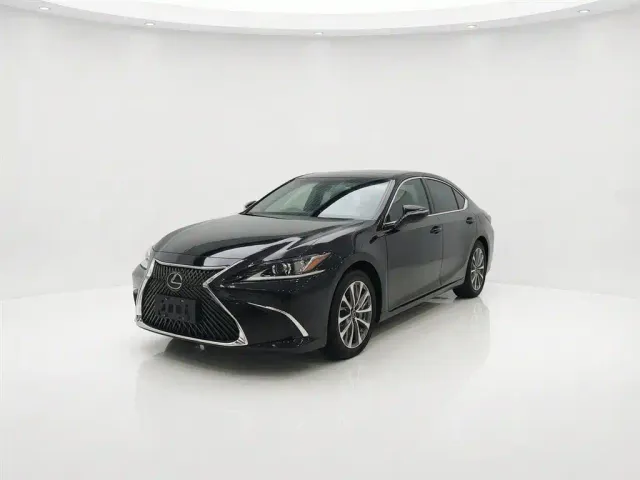 Lexus ES — Фото автомобиля 3