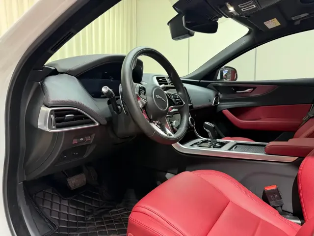 Jaguar XEL — Фото автомобиля 13