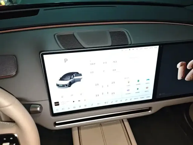 Li Auto Li Auto i6 2025 4WD Base Model — Фото автомобиля 12