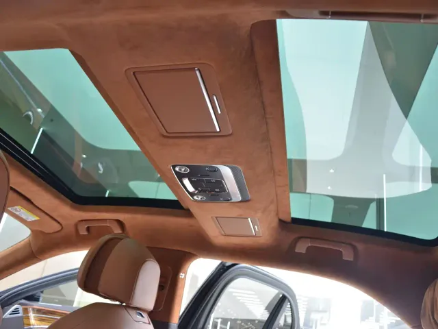 Bentley Flying Spur — Фото автомобиля 10