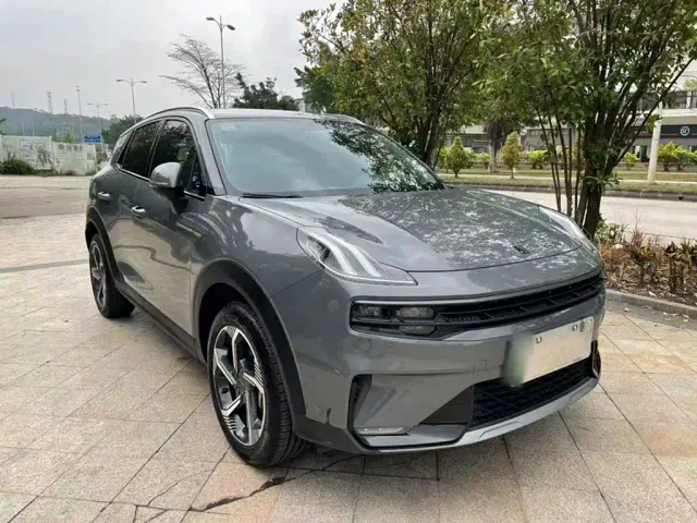 Lynk & Co 01 — Фото автомобиля 10