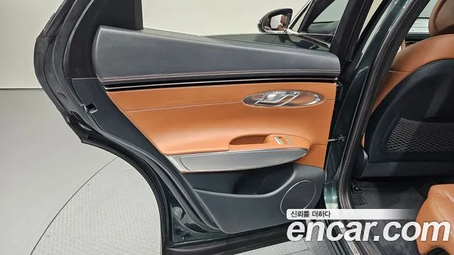 Genesis GV70 2.5T Бензин AWD — Фото автомобиля 24