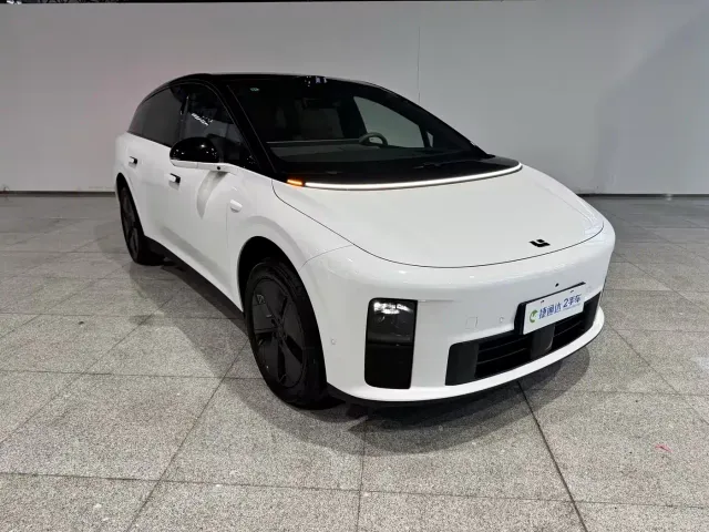 Li Auto i6 — Фото автомобиля 4