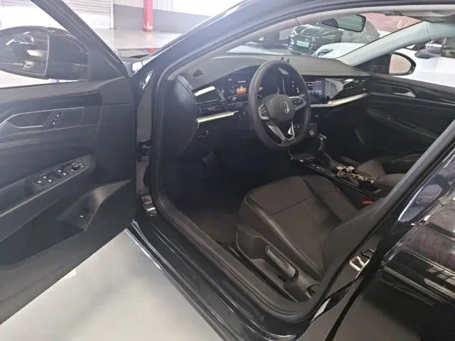 Volkswagen Passat — Фото автомобиля 15