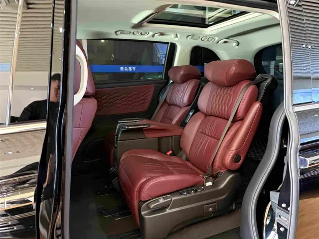 Honda Elysion — Фото автомобиля 11