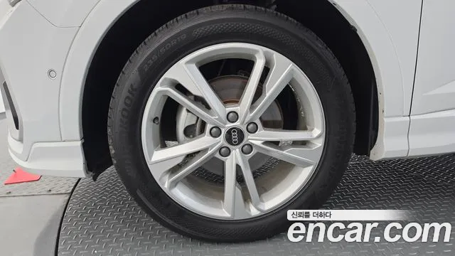 Audi Q3 35 TDI Premium Sportback — Фото автомобиля 5
