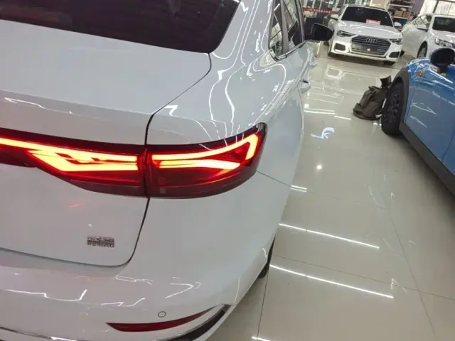 Geely Emgrand — Фото автомобиля 23