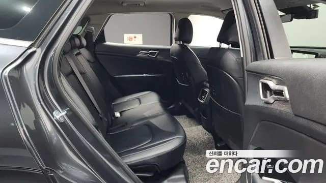 Kia Sportage Sportage 5-е поколение Бензин 1.6 турбо 2WD — Фото автомобиля 12