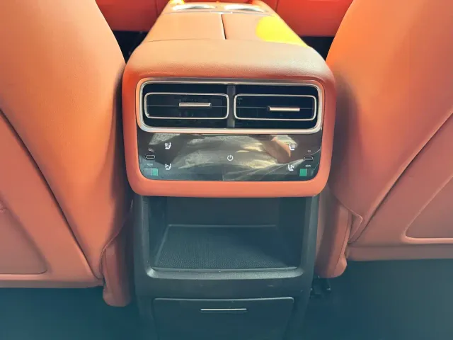 Li Auto L6 — Фото автомобиля 14