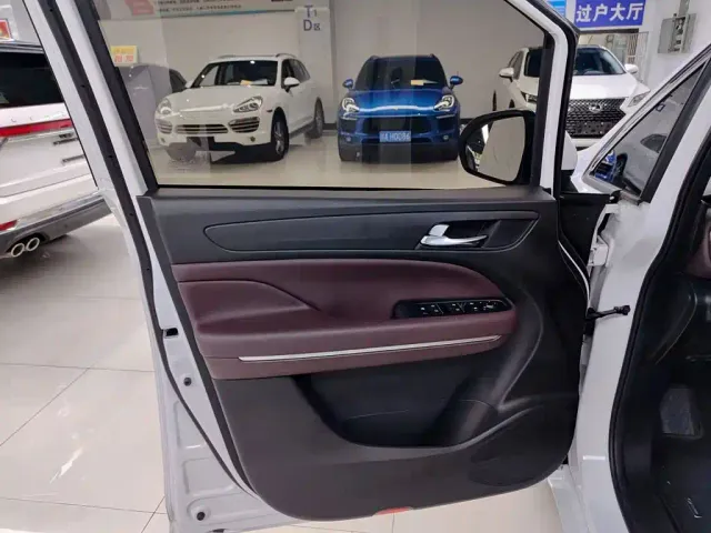 GAC Trumpchi M6 — Фото автомобиля 6