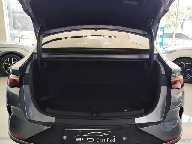 BYD Qin L — Фото автомобиля 15