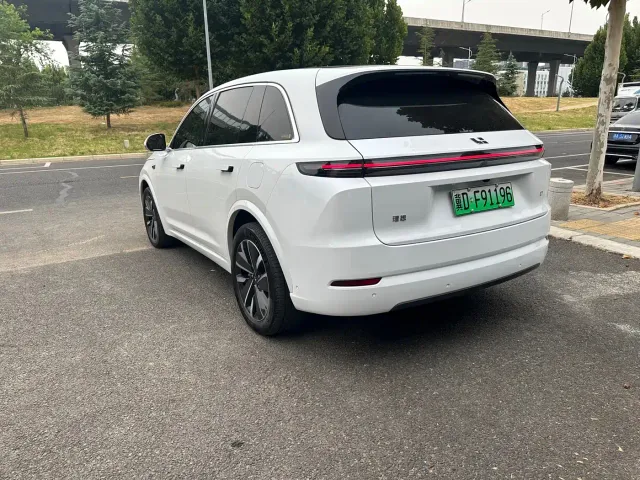 Li Auto L7 — Фото автомобиля 6