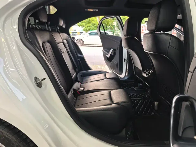 Mercedes-Benz A-Class — Фото автомобиля 13