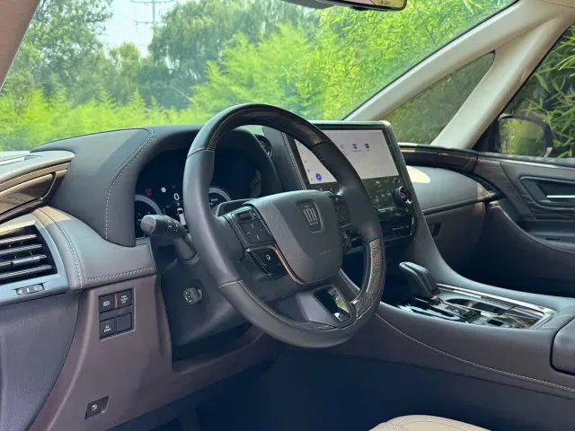 Toyota Vellfire — Фото автомобиля 7