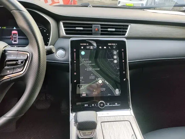 Roewe RX5 — Фото автомобиля 12
