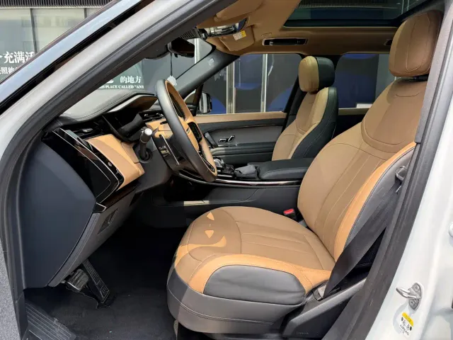 Land Rover Range Rover Sport — Фото автомобиля 10