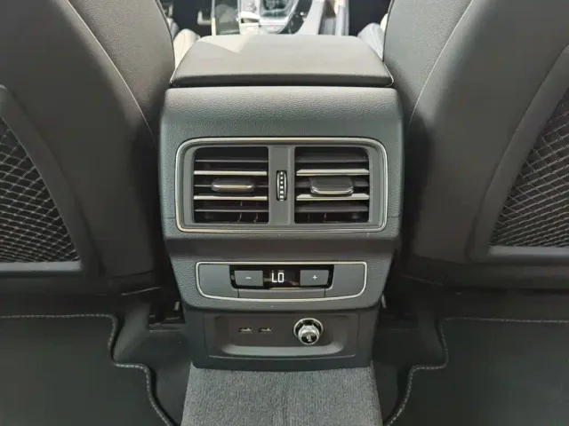Audi Q5L — Фото автомобиля 24