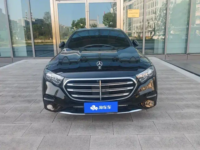 Mercedes-Benz E-Class — Фото автомобиля 2