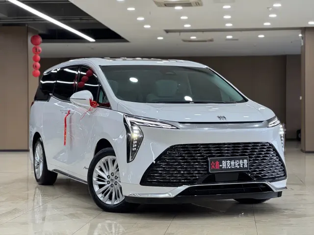 Buick Century 2023 2.0T 7-Seater World Edition — Фото автомобиля 2