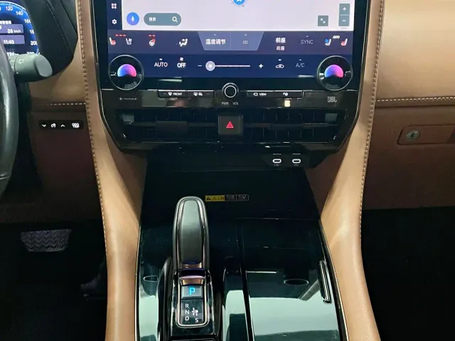 Toyota Vellfire — Фото автомобиля 11