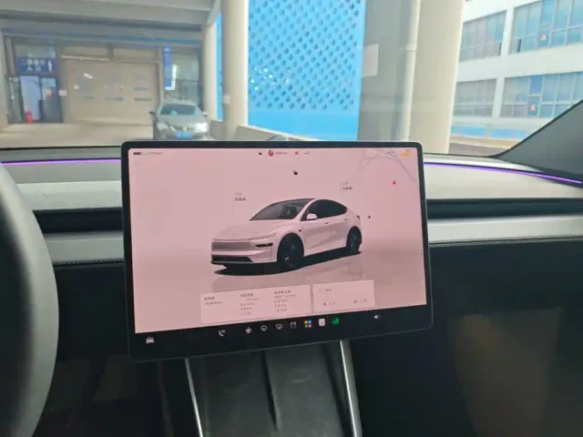 Tesla Model Y — Фото автомобиля 12