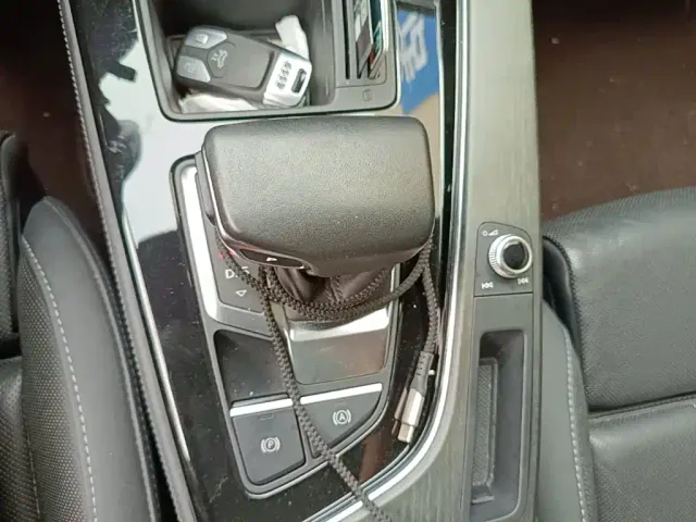 Audi A4L — Фото автомобиля 13