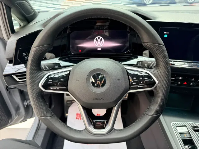 Volkswagen Golf — Фото автомобиля 10