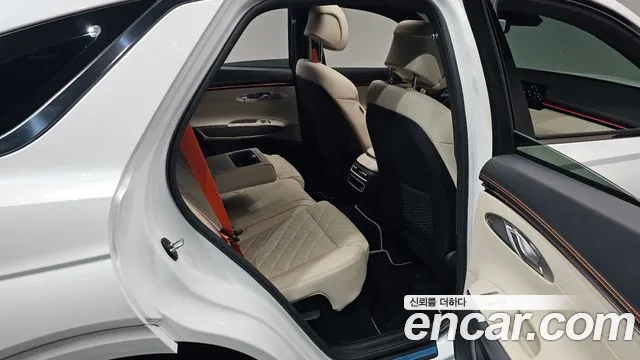 Genesis GV70 2.5T Бензин 2WD — Фото автомобиля 8