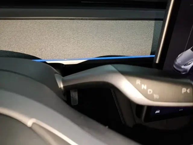 Tesla Model Y — Фото автомобиля 13