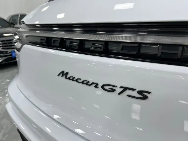 Porsche Macan — Фото автомобиля 23