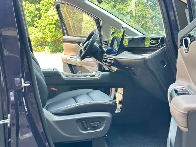 GAC Trumpchi E8 — Фото автомобиля 7