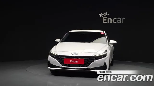 Hyundai AVANTE Avante (CN7) — Фото автомобиля 3