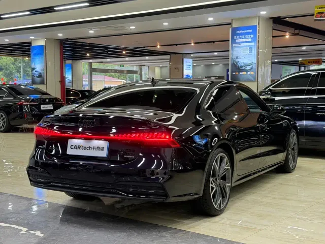 Audi A7L — Фото автомобиля 22
